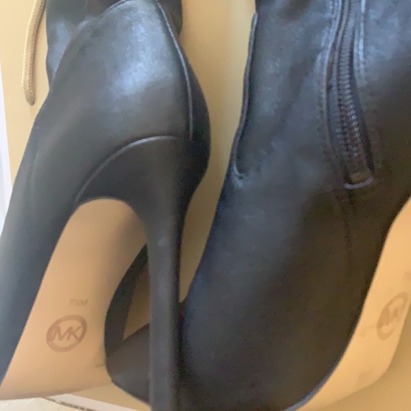 Worn Once MK Black Boots Size 7.5 - Picture 9 of 12